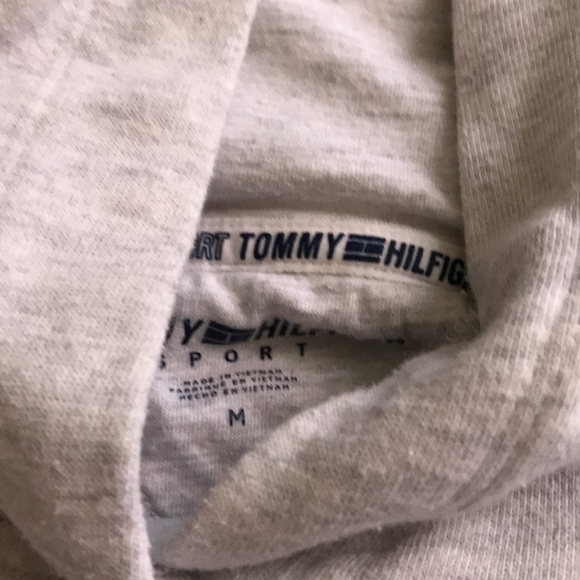 Tommy Hilfiger sweatshirt excellent condition slight crop with draw string - Picture 2 of 4